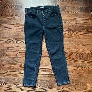 Good American Full Button Fly Good Legs Crop Jean With Mini Slit in Black